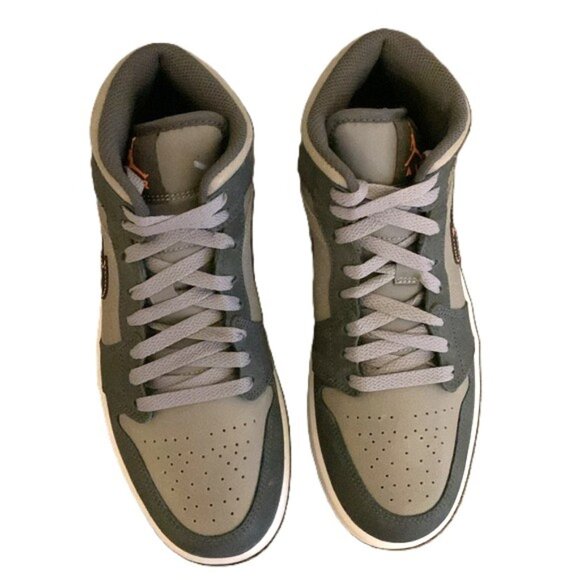 New in box! Nike Air Jordan 1 Mid SE - 8 - Dark Gray & Black High-Top Sneakers - Picture 3 of 6